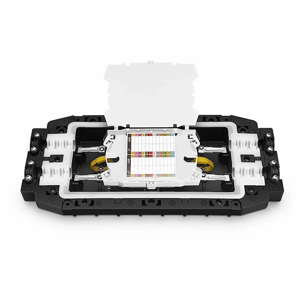 Huijue switch connected to fiber optic cable