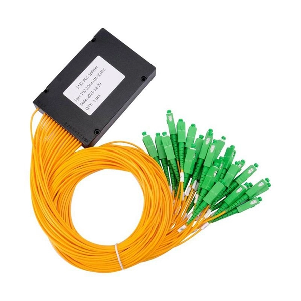 Three-circuit household distribution box