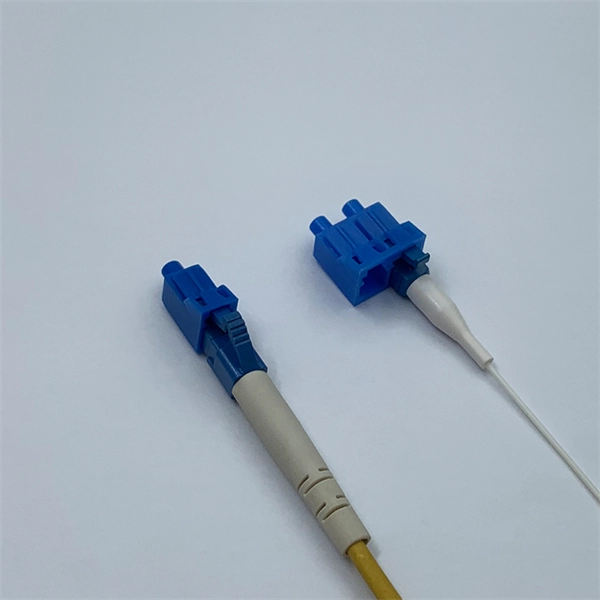 What are some Uruguayan manufacturers of logging fiber optic cables