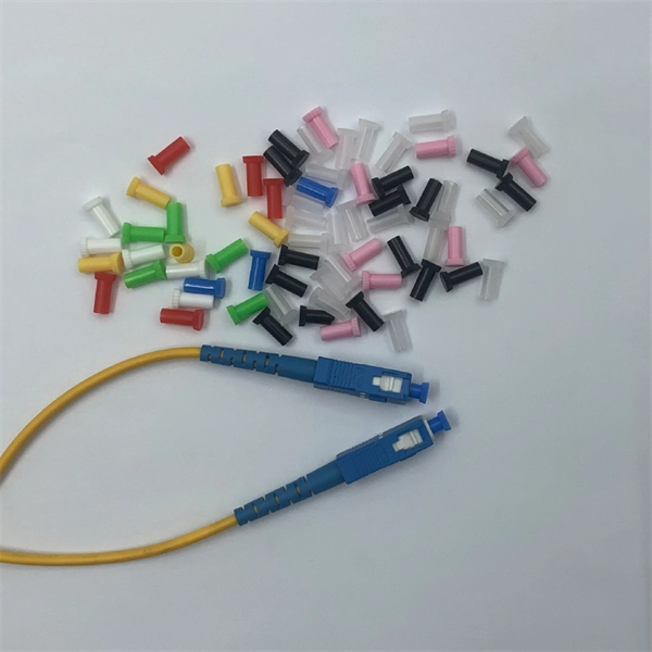 Projection-type fiber optic displacement sensor