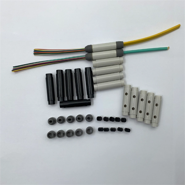 What does the numbering of the small busbar represent