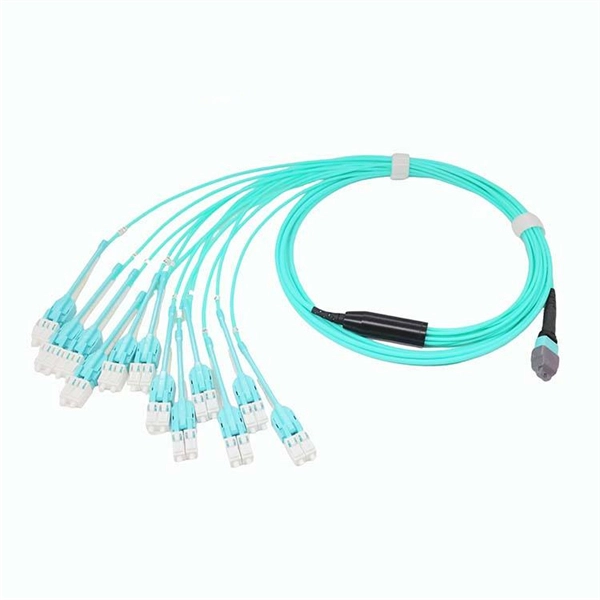 Three-phase power protection AC parallel connection