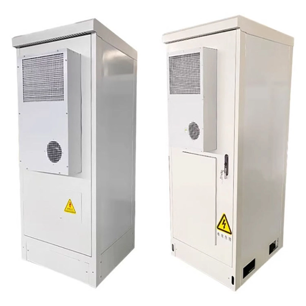 Does the distribution box have an outdoor outlet 