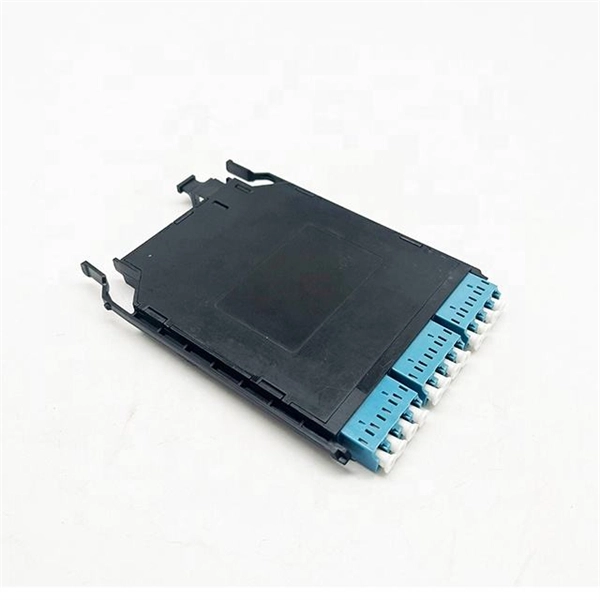Right-angle fittings for mesh cable trays