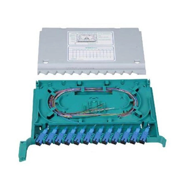 Elevator power distribution box voltage